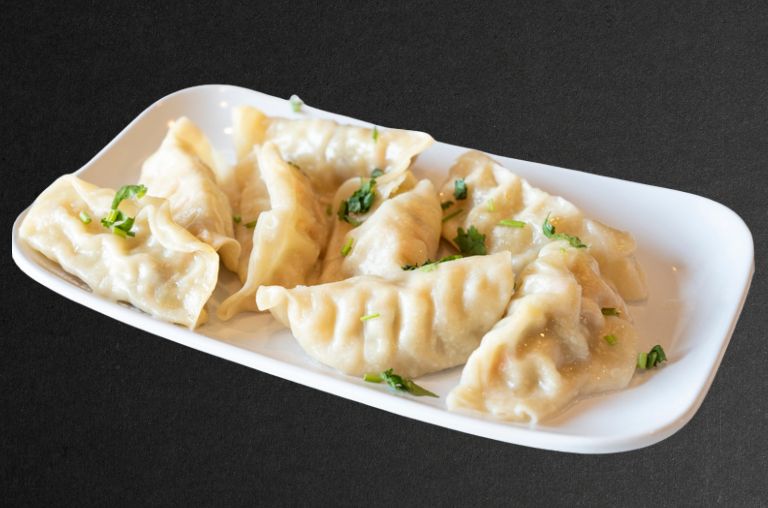 CHICKEN MOMOS 8 PCS
